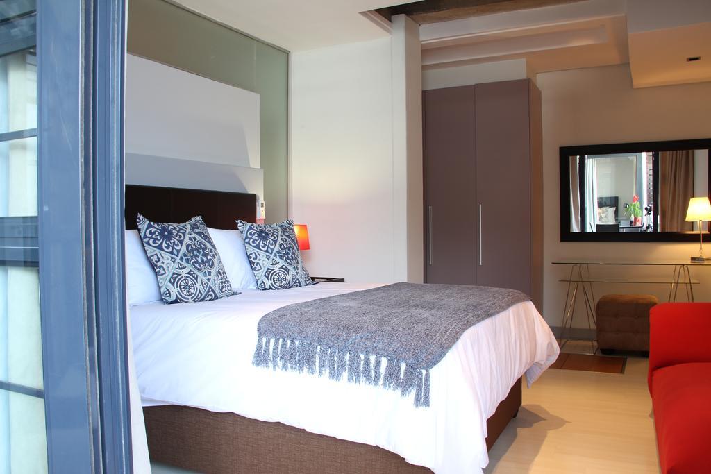 Apt 67 Long Street No Loadshedding Apartment